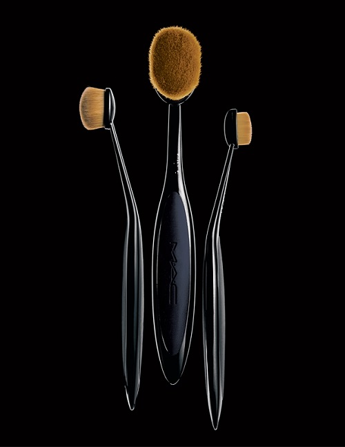 http://data.over-blog-kiwi.com/0/53/44/98/201311/ob_61e082e9a16f951926e3254da144ab7d_macbrush2.jpg