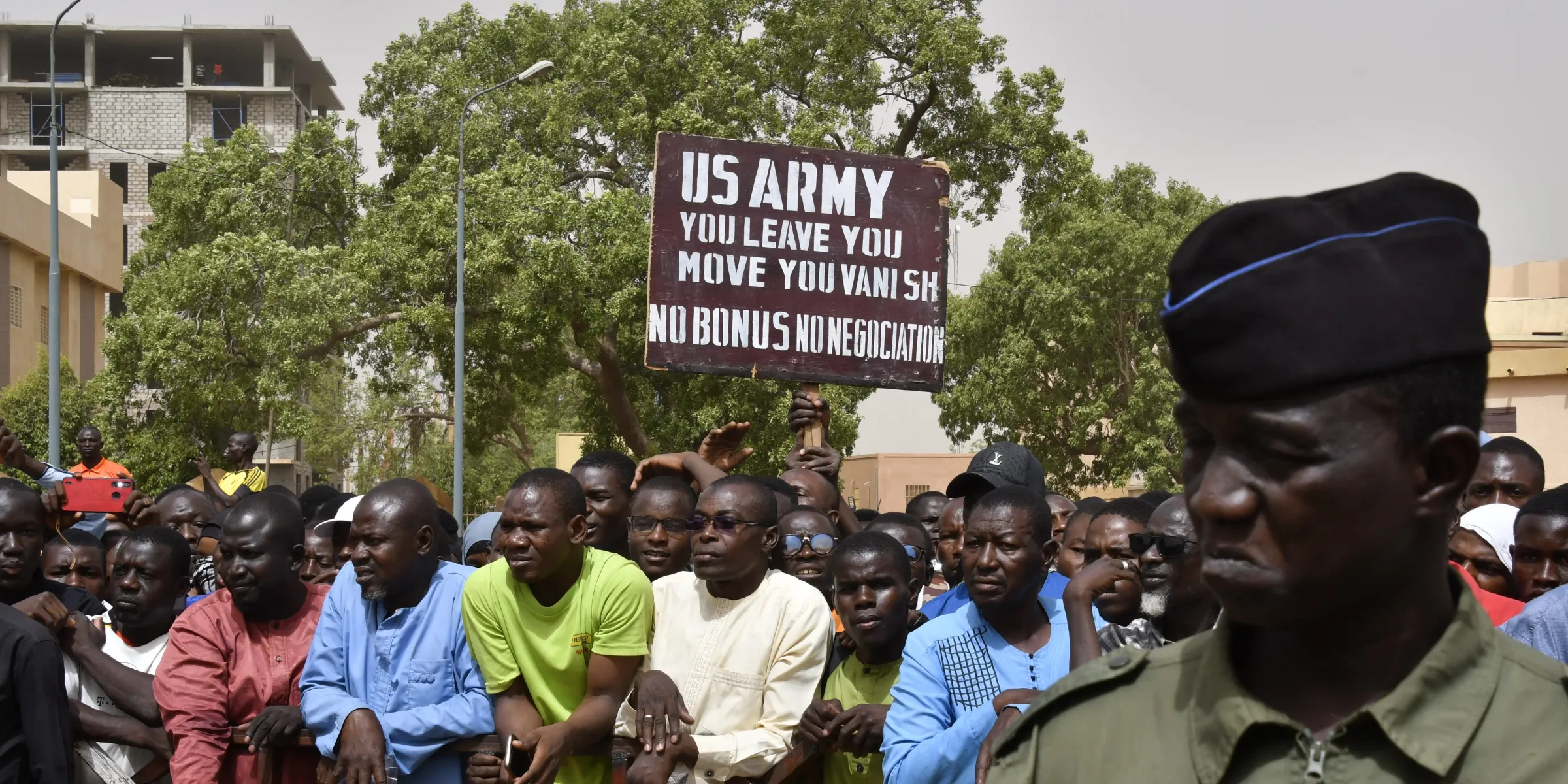 Des manifestants que la dictature militaire du Niger a permis de rassembler pour manifester contre la présence des troupes américaines le 13 avril 2024. Photo : AFP via Getty Images