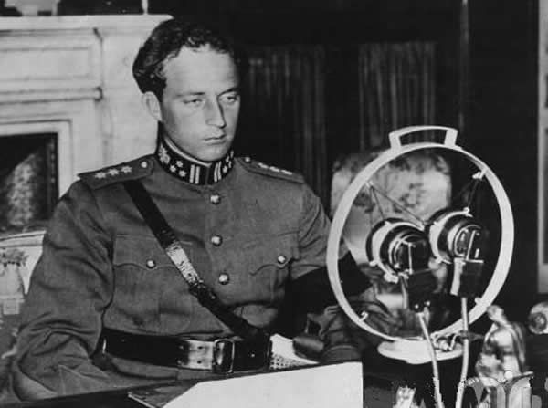 Léopold III chef des armées en mai 1940 s'adresse au peuple belge.