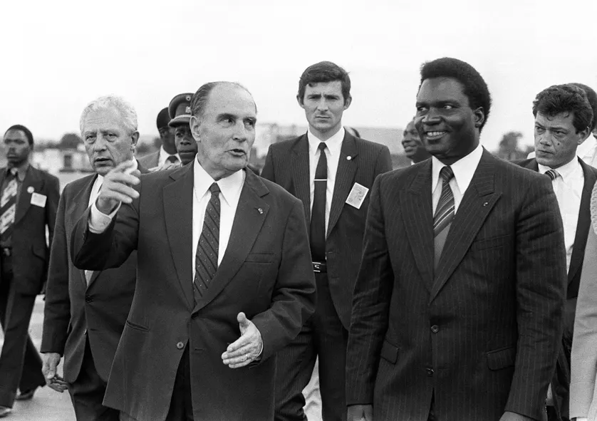 Génocide des Tutsis au Rwanda : &quot;Pour François Mitterand, c'est dès 1990 qu'il y a un risque énorme&quot; explique Hubert Védrine