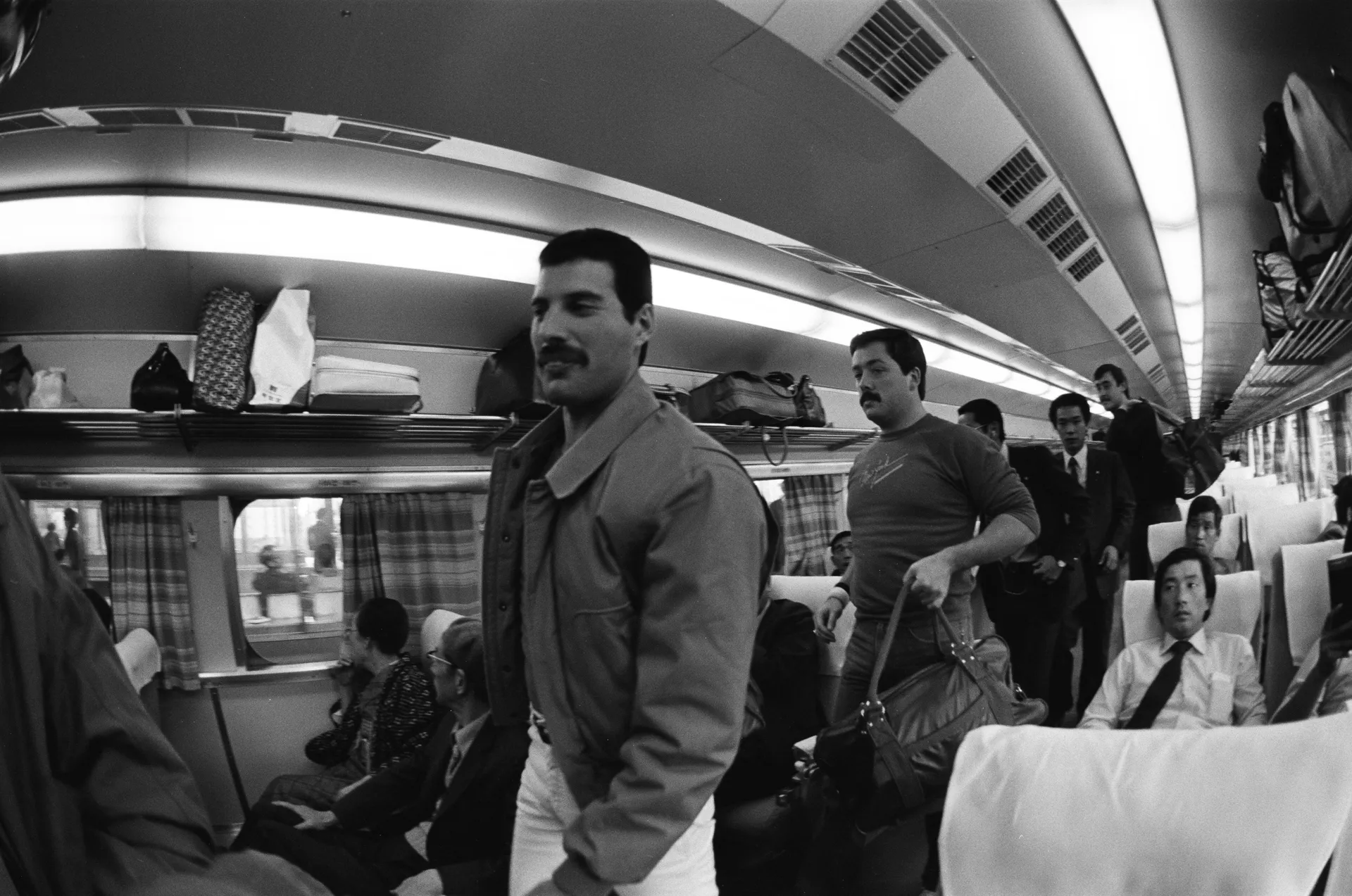 Freddie Mercury pendant le Hot Space Japan tour le 25 octobre 1982
