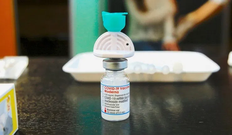 Le vaccin Moderna contient bel et bien un ingrédient douteux
