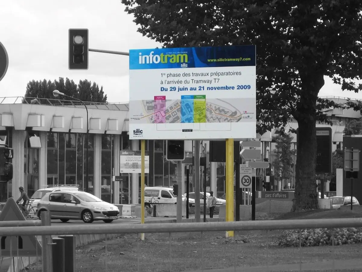 Panneaux de chantier personnalisés par Hors Norme Media