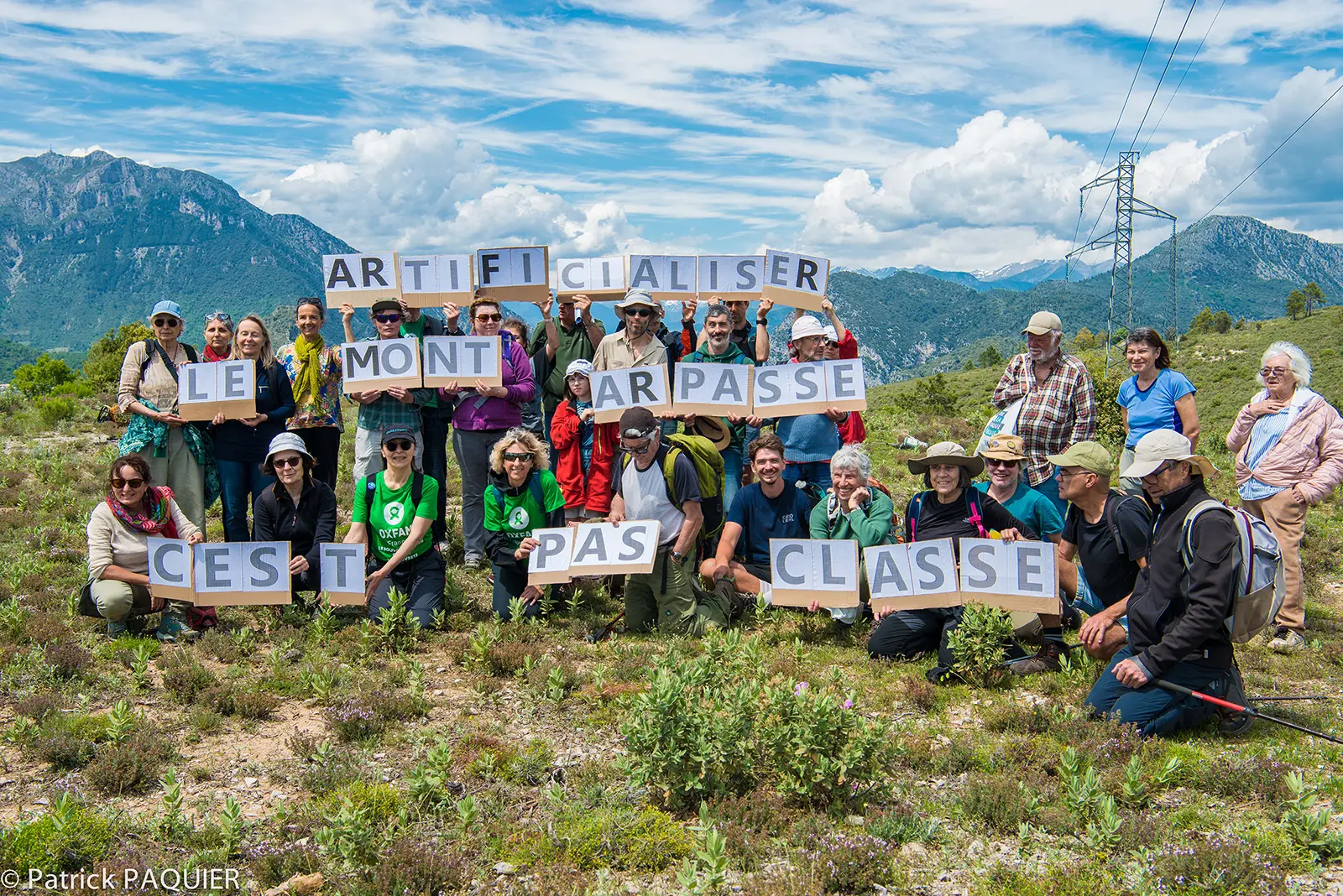 slogan de la mobilisation sur le Mont Arpasse : Artificialiser le Mont Arpasse c’est pas classe.