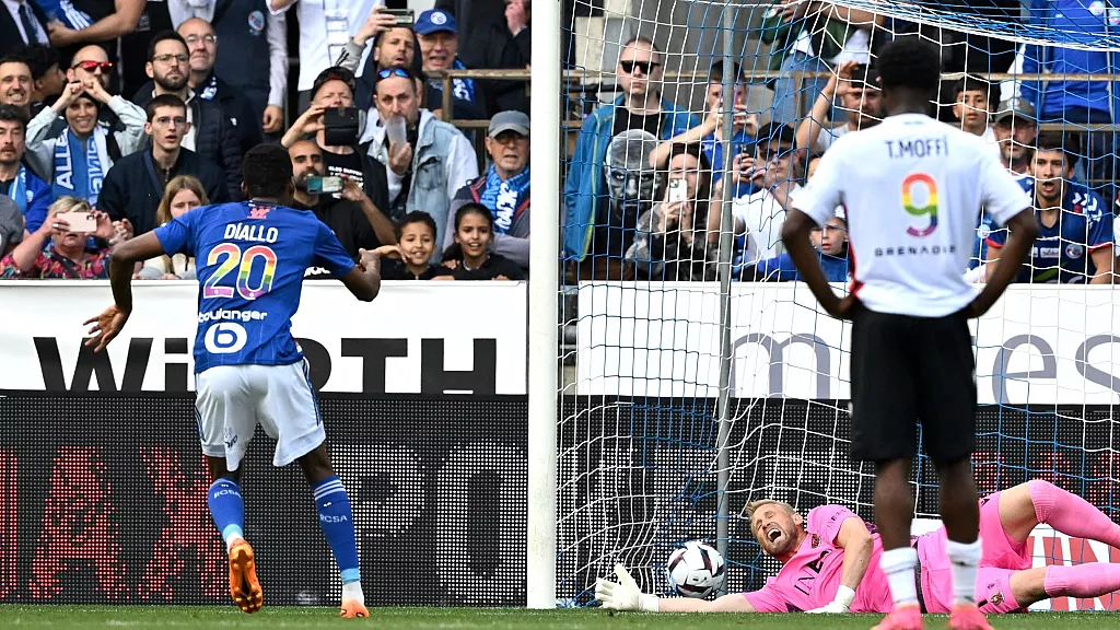 Le Sénégalais de Strasbourg Habib Diallo et le Nigérian de Lorient Terem Moffi ce week-end