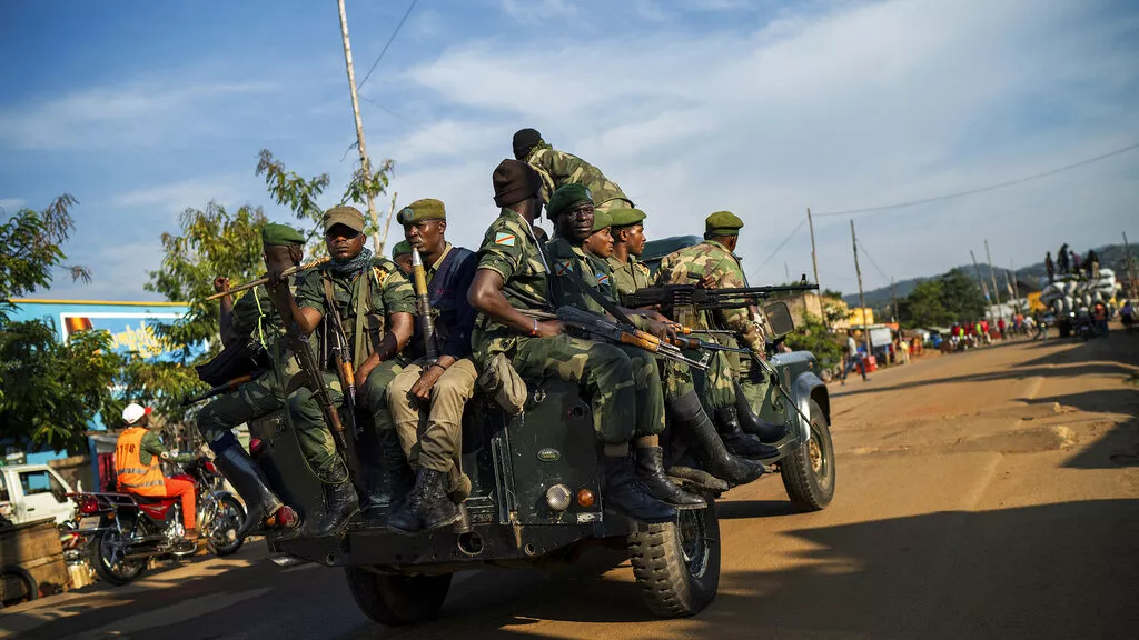 Photo d'archives du 16 juillet 2019 - des soldats congolais patrouillant dans les rues de Beni, en RDC