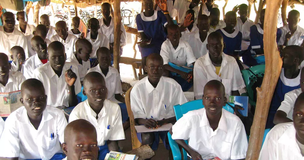 Des enfants suivent des cours à l'Académie de Marol, Soudan du Sud