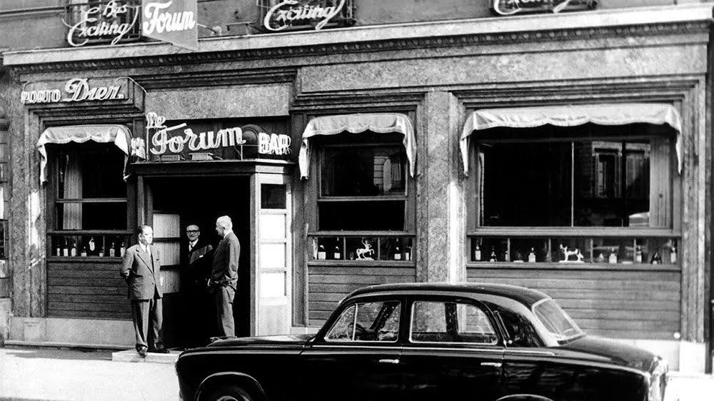 Esploriamo i migliori Cocktail Bar di Parigi.